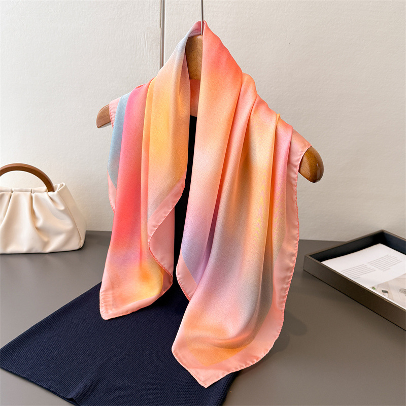 Jedwabna apaszka damska 2025 D – Silk Scarf Square recenzja i cena